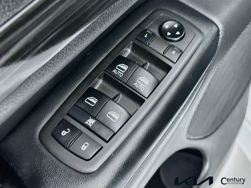 Used 2021 Jeep Grand Cherokee Laredo X AWD/4WD image 18