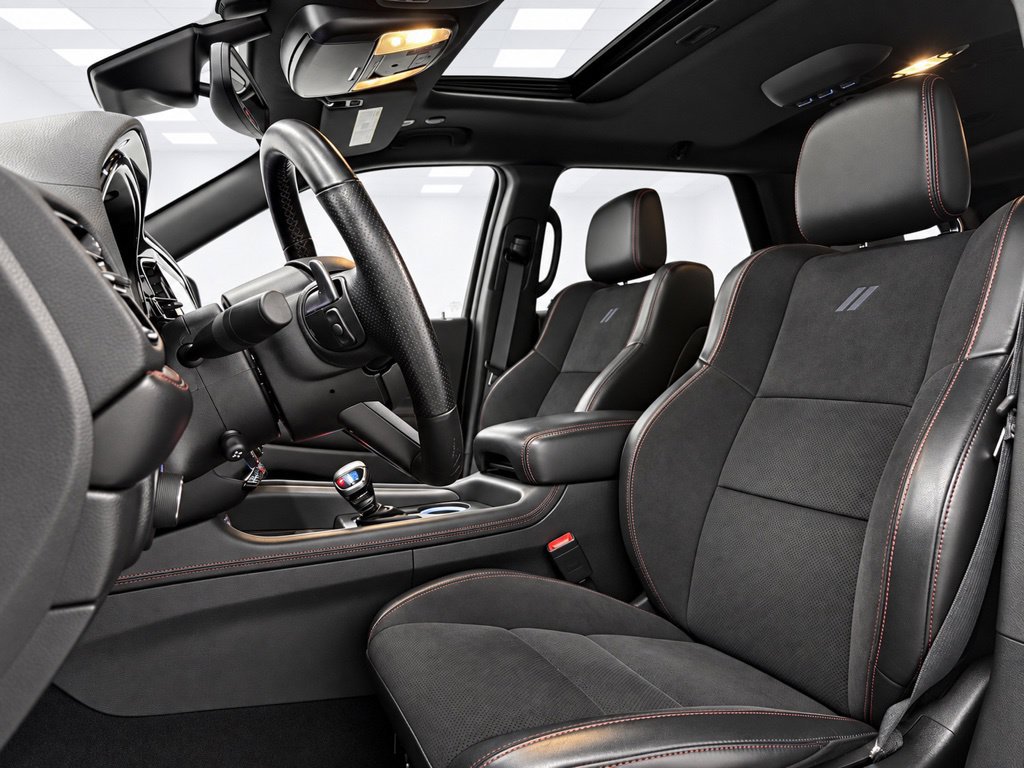 Used 2023 Dodge Durango R/T w/ Tow 'N Go Package AWD/4WD image 19