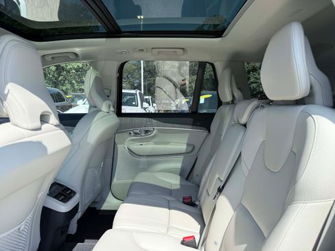 Certified 2024 Volvo XC90 B6 Plus AWD/4WD image 10