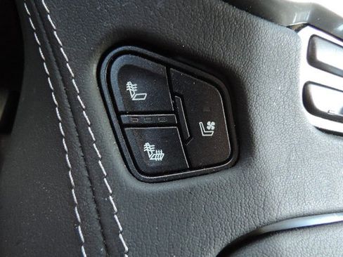 Used 2019 Chevrolet Suburban Premier image 28