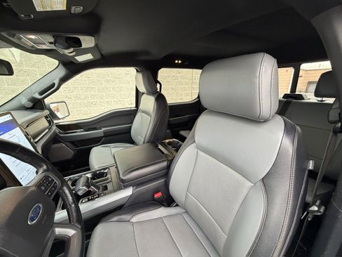 Used 2022 Ford F150 Lightning Lariat image 17