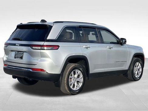 Used 2022 Jeep Grand Cherokee Limited w/ MOPAR Finishing Package image 7