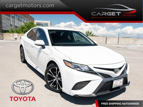 Used 2019 Toyota Camry SE image 1