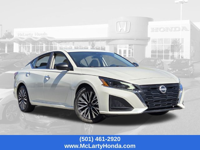 Used 2025 Nissan Altima 2.5 SV FWD image 21