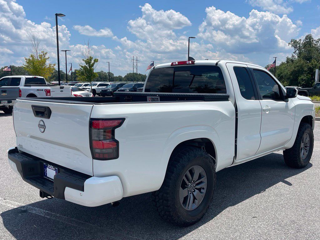 Used 2025 Nissan Frontier SV RWD image 21