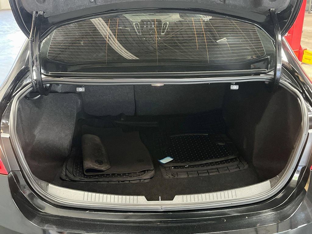 Used 2022 Chevrolet Malibu LS FWD image 24
