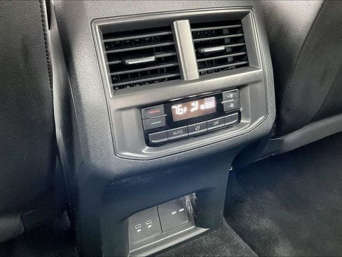 Used 2023 Volkswagen Atlas SE image 10