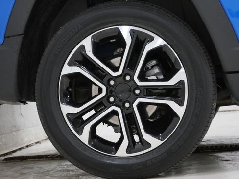 Used 2022 Jeep Compass Limited w/ Sun and Sound Group AWD/4WD image 9