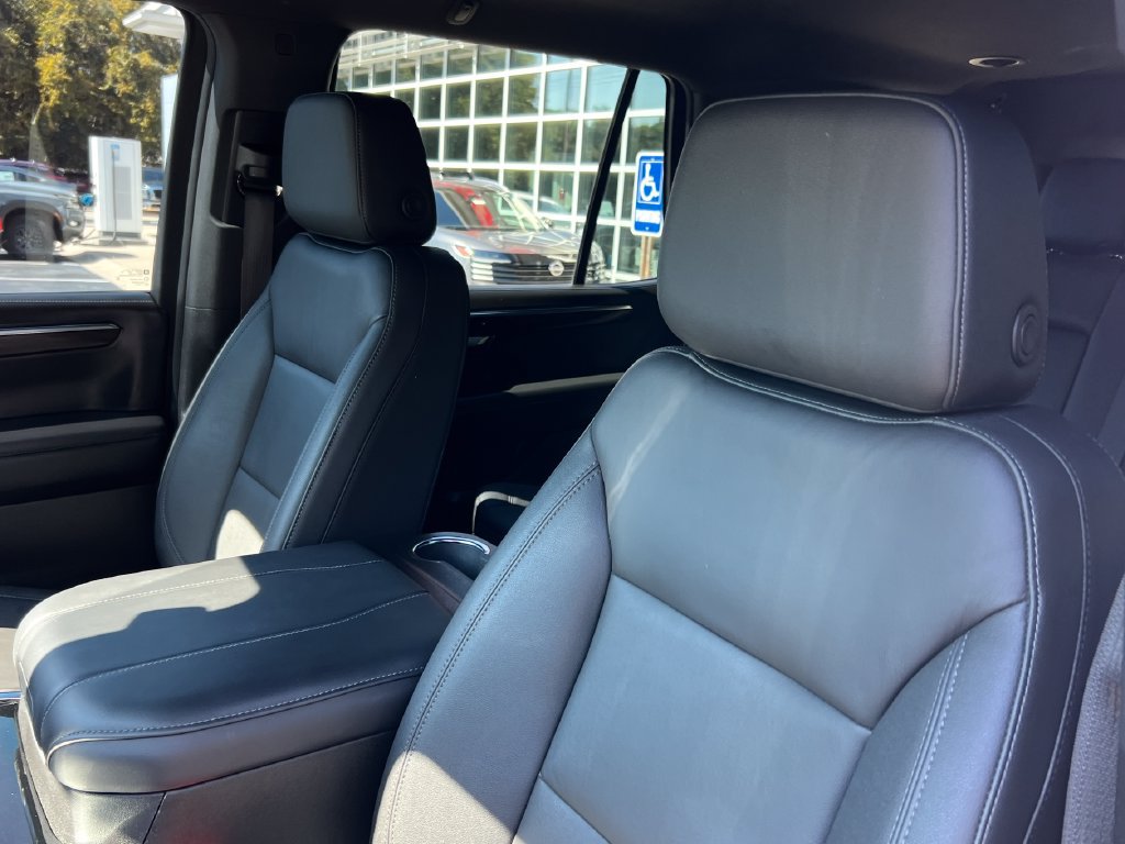 Used 2025 Chevrolet Tahoe LT w/ Comfort Package AWD/4WD image 11
