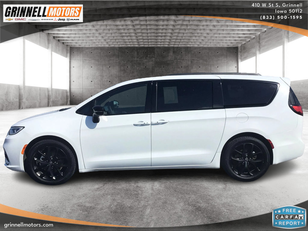 Used 2026 Chrysler Pacifica Limited w/ S Appearance Package FWD image 8