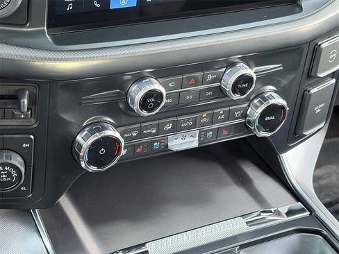 Used 2025 Ford F150 Platinum w/ Equipment Group 702A High image 30