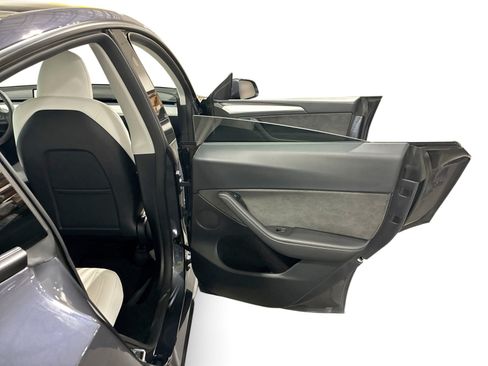Certified 2023 Tesla Model Y Long Range AWD/4WD image 12