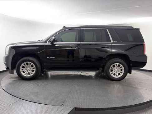 Used 2017 GMC Yukon SLT AWD/4WD image 3