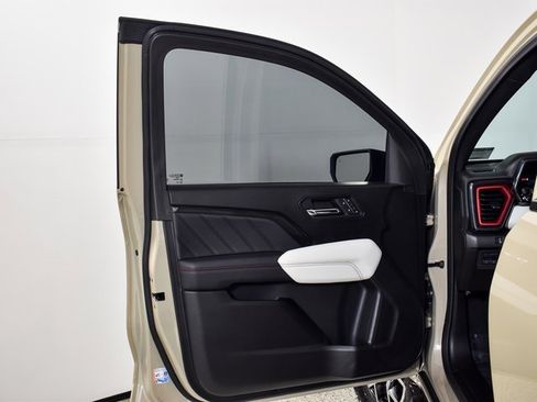 Used 2024 GMC Canyon AT4X image 16