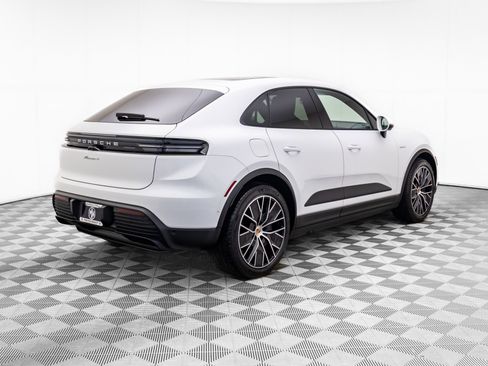 New 2026 Porsche Macan 4 Electric AWD/4WD image 8