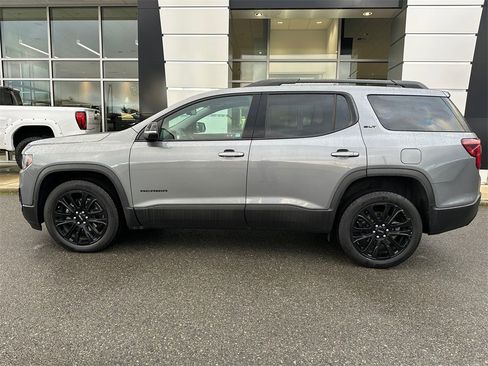 Used 2022 GMC Acadia SLT w/ Elevation Edition image 2