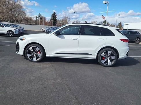 New 2025 Audi SQ5 Prestige image 5