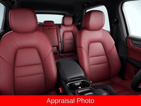 Certified 2022 Porsche Cayenne AWD/4WD image 7