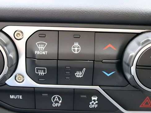 Used 2025 Jeep Gladiator Sport AWD/4WD image 24