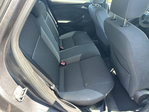 Used 2013 Ford Focus SE w/ SE Winter Pkg FWD image 13
