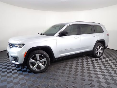 Used 2021 Jeep Grand Cherokee L Limited AWD/4WD image 9