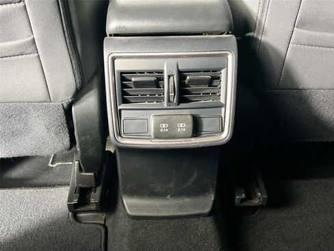 Used 2022 Subaru Forester Premium image 23