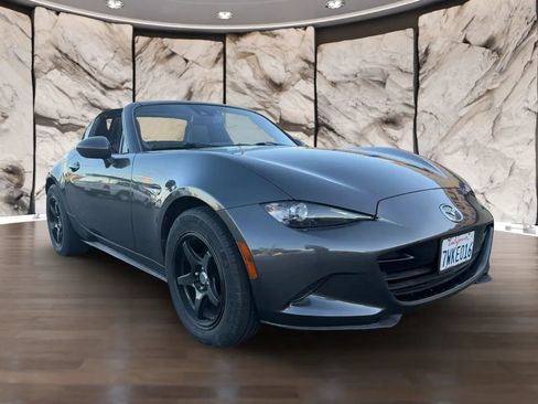 Used 2017 MAZDA MX-5 Miata RF Grand Touring RWD image 27