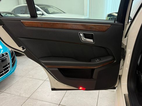 Used 2011 Mercedes-Benz E 350 Sedan image 16