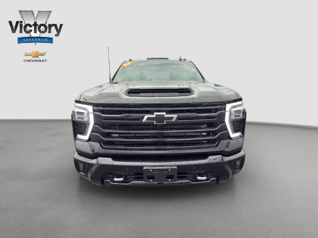 Used 2026 Chevrolet Silverado 2500 High Country w/ High Country Premium Package AWD/4WD image 2