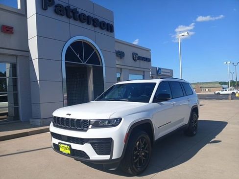 New 2026 Jeep Grand Cherokee L 4WD image 1