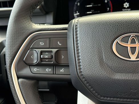 Used 2025 Toyota 4Runner Limited image 10