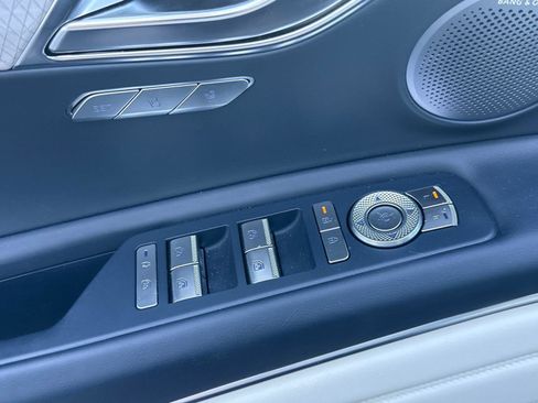 Used 2025 Genesis GV80 3.5T Prestige image 17