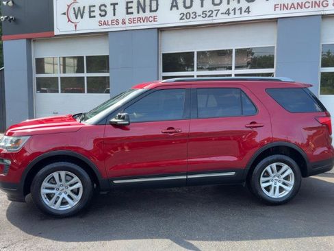 Used 2018 Ford Explorer XLT w/ Equipment Group 201A AWD/4WD image 8