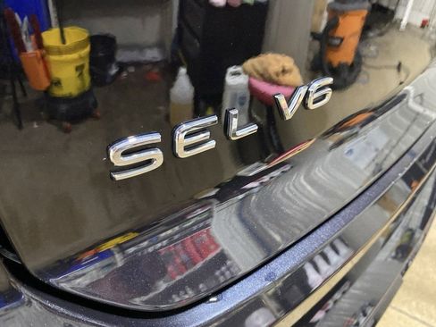 Used 2023 Volkswagen Atlas Cross Sport SEL R-Line image 37