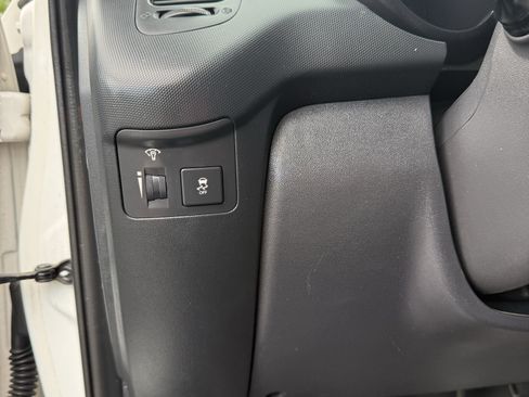 Used 2010 Kia Soul FWD image 17