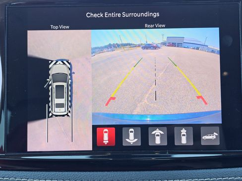 Used 2023 Chrysler Pacifica Touring-L FWD image 29