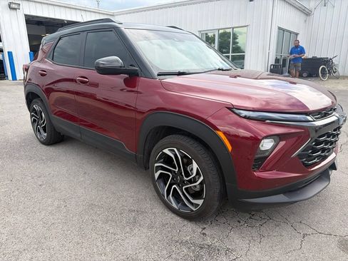 Used 2025 Chevrolet TrailBlazer RS w/ Convenience Package AWD/4WD image 2