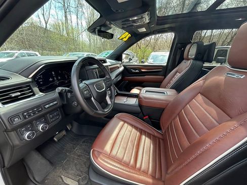 Used 2024 GMC Yukon Denali Ultimate image 4