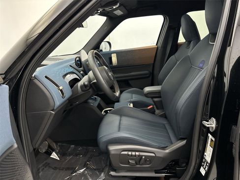 Used 2025 MINI Cooper Countryman S w/ Comfort Package Max image 25