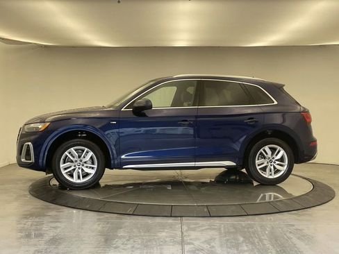 Certified 2023 Audi Q5 2.0T Premium w/ Convenience Package AWD/4WD image 2