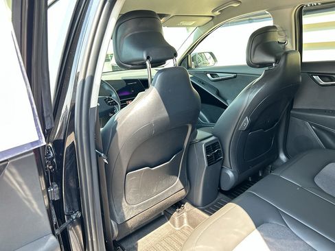Certified 2025 Kia Niro EX FWD image 14