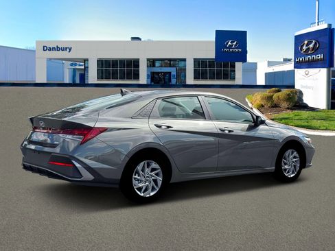 New 2026 Hyundai Elantra Blue image 8