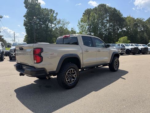 Used 2023 Chevrolet Colorado ZR2 w/ ZR2 Convenience Package III AWD/4WD image 6