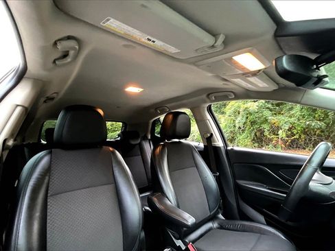 Certified 2017 Buick Encore Preferred image 23