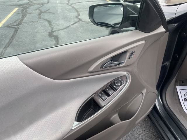 Used 2016 Chevrolet Malibu LT FWD image 14