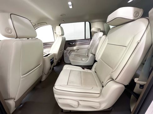 Used 2022 GMC Yukon XL Denali image 24