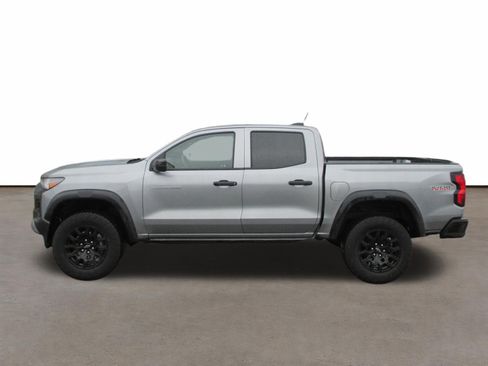 Used 2023 Chevrolet Colorado Trail Boss image 2