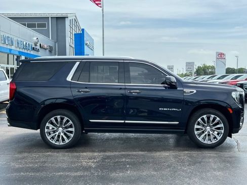 Used 2021 GMC Yukon Denali w/ Denali Premium Package AWD/4WD image 16