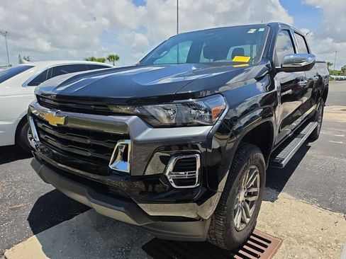 Used 2025 Chevrolet Colorado LT w/ Advanced Trailering Package RWD image 6
