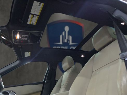 Used 2018 Land Rover Range Rover Velar R-Dynamic SE image 43